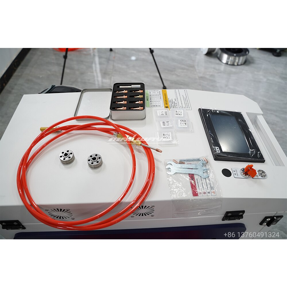 portable hand held raycus 1500w metal fiber laser weld laser welding machine price - Image 4